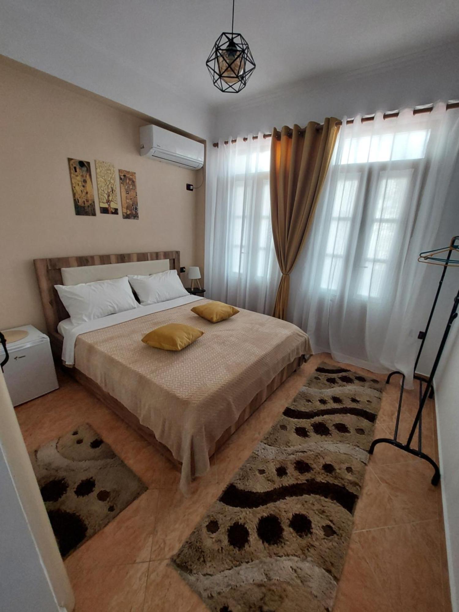 Godard Apartments Vlorë Exterior foto